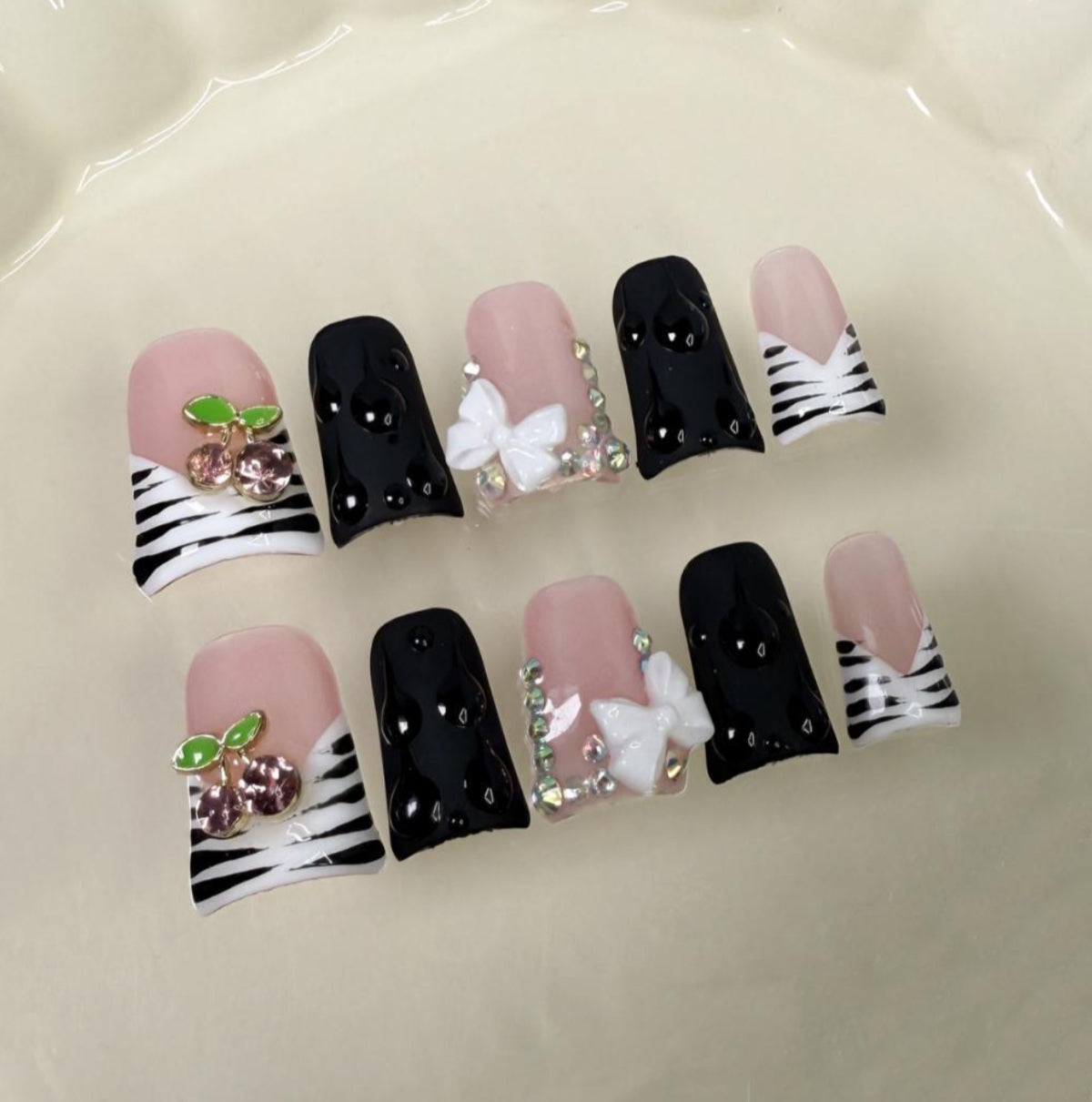 Glam Noir Cherry Set